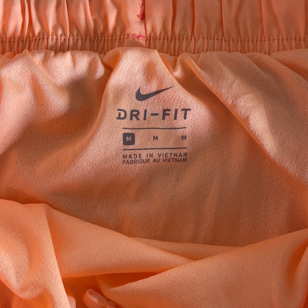 Nike running short - Picture 3 of 4